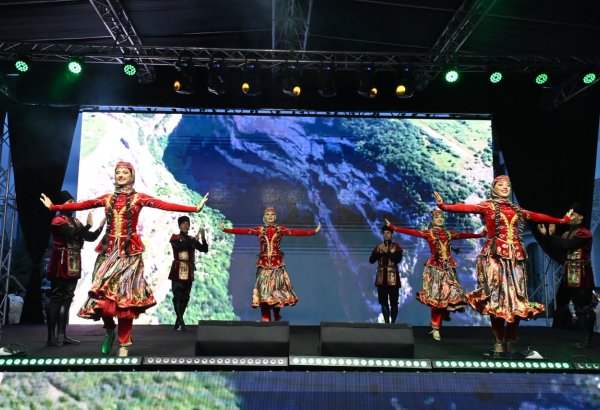 В Ханкенди состоялся грандиозный праздничный концерт (ФОТО)