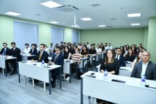 В Азербайджане растет потребность в кадрах для проектов возобновляемой энергетики (ФОТО)