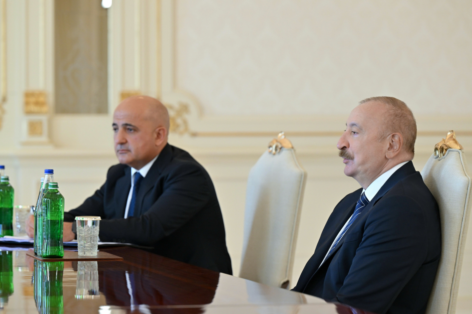 Президент Ильхам Алиев принял главного исполнительного директора компании Brookfield Asset Management
(ФОТО)