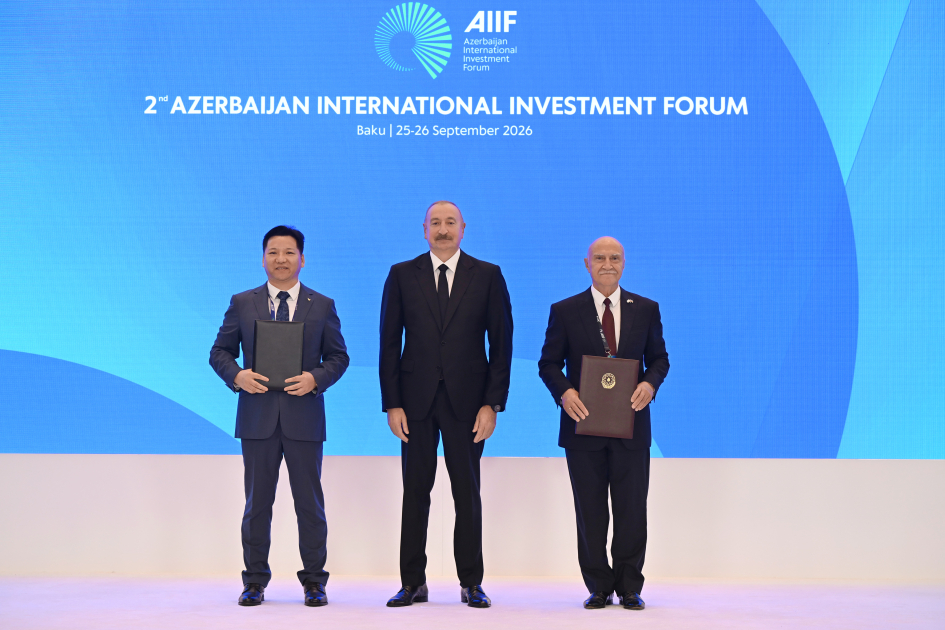 Состоялся обмен документами, подписанными в рамках II Азербайджанского международного инвестиционного форума (ФОТО)