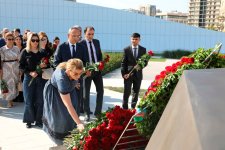 Руководство и коллектив Минздрава посетили Парк Победы (ФОТО)