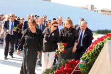 Руководство и коллектив Минздрава посетили Парк Победы (ФОТО)