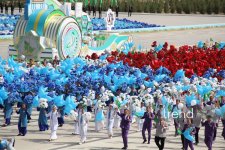 В Ашхабаде состоялся торжественный парад в честь 35-летия независимости Туркменистана (ФОТО)