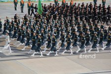В Ашхабаде состоялся торжественный парад в честь 35-летия независимости Туркменистана (ФОТО)