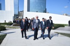 Представители государства и правительства посещают Парк Победы в Баку (ФОТО)