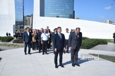 Представители государства и правительства посещают Парк Победы в Баку (ФОТО)