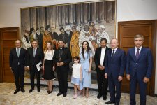 Лейла Алиева и Алена Алиева встретились с префектом Дикастерии по межрелигиозному диалогу Святого Престола, кардиналом Джорджем Джейкобом Кувакадом (ФОТО)