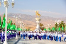 Кони, алабаи, свадьба и гости в спортивных костюмах - открытие Ахалтекинского комплекса Президента Туркменистана в Ашхабаде (ФОТО)