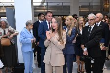 Лейла Алиева и Алена Алиева приняли участие в открытии выставки азербайджанских ковров в Святом Престоле (ФОТО)