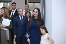 Лейла Алиева и Алена Алиева приняли участие в открытии выставки азербайджанских ковров в Святом Престоле (ФОТО)
