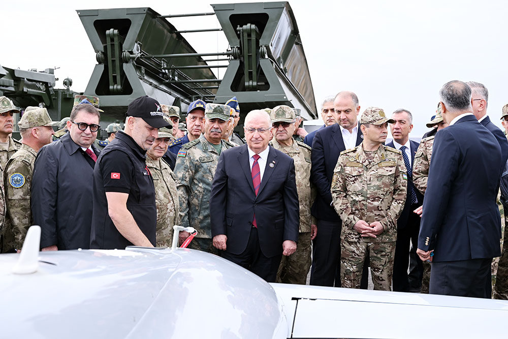 На полигоне "Гызылгая" проходит "День высокопоставленного наблюдателя" учения "Сила единства - 2026" (ВИДЕО)