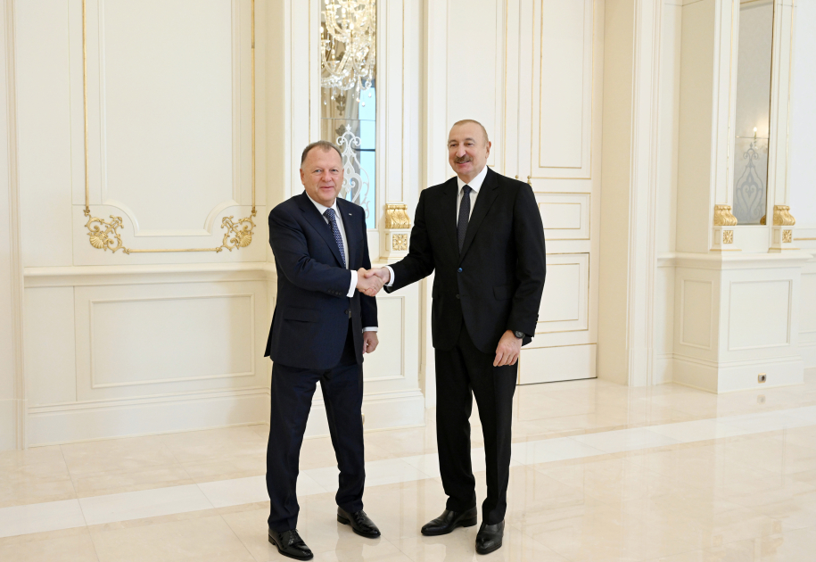 Президент Ильхам Алиев принял президента Международной федерации дзюдо (ФОТО)