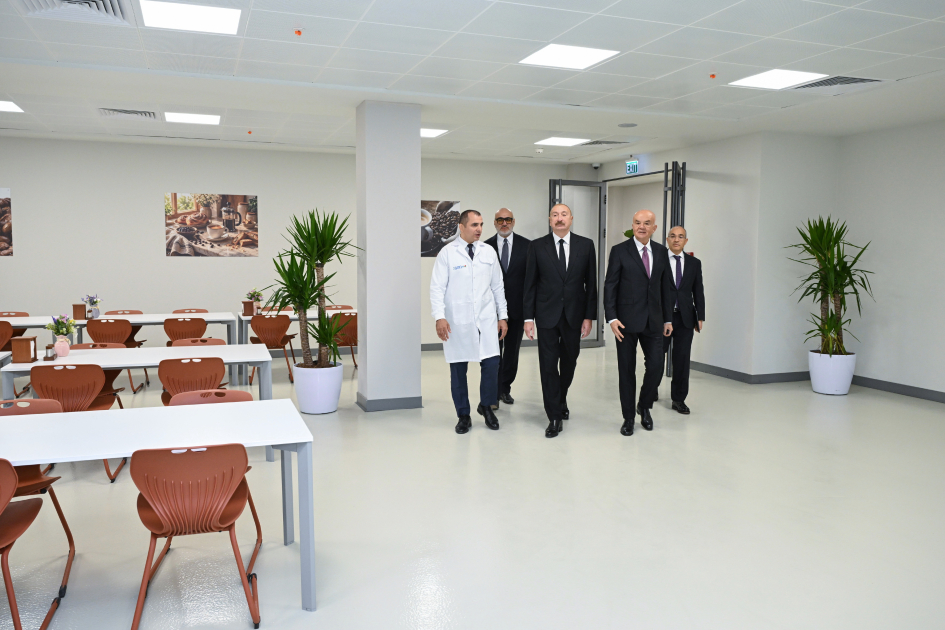 Президент Ильхам Алиев принял участие в открытии предприятия по производству лекарственных препаратов в Пираллахинском промышленном парке (ФОТО)