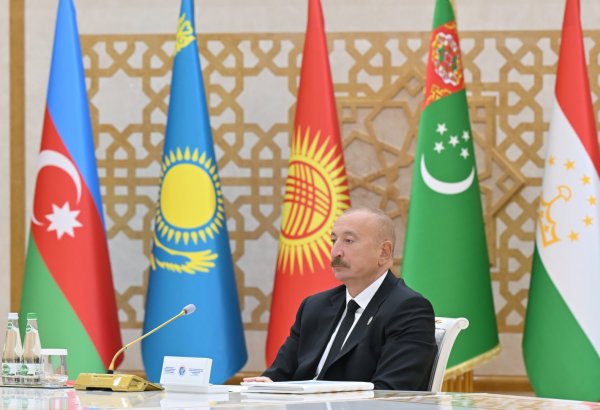 Президент Ильхам Алиев: Азербайджано-туркменские отношения в последние годы развиваются динамично (ВИДЕО)