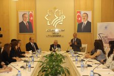 MEMİM провел семинар с Сабиром Рустамханлы в рамках проекта "Язык – основа нашей национальной и культурной идентичности" (ФОТО)