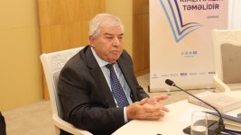 MEMİM провел семинар с Сабиром Рустамханлы в рамках проекта "Язык – основа нашей национальной и культурной идентичности" (ФОТО)