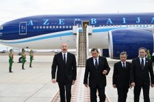 Президент Ильхам Алиев прибыл с рабочим визитом в Туркменистан (ФОТО)