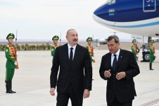 Президент Ильхам Алиев прибыл с рабочим визитом в Туркменистан (ФОТО)
