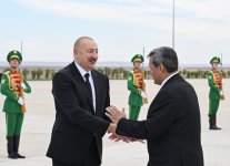 Президент Ильхам Алиев прибыл с рабочим визитом в Туркменистан (ФОТО)