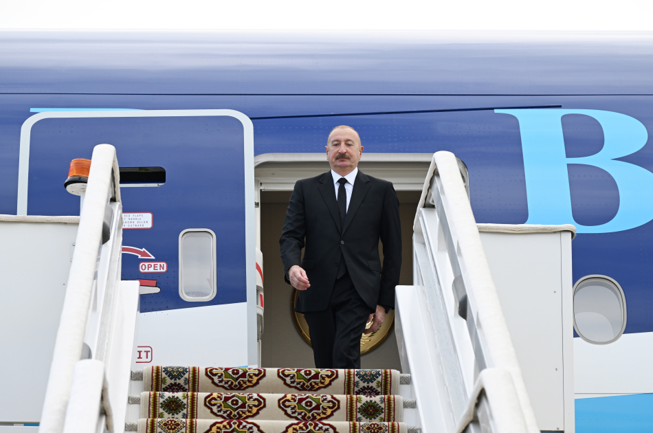 Президент Ильхам Алиев прибыл с рабочим визитом в Туркменистан (ФОТО)