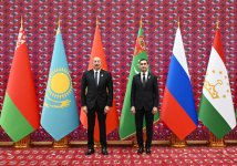 Президент Ильхам Алиев прибыл в Комплекс «Аваза» для участия в заседании Совета глав государств СНГ (ФОТО)