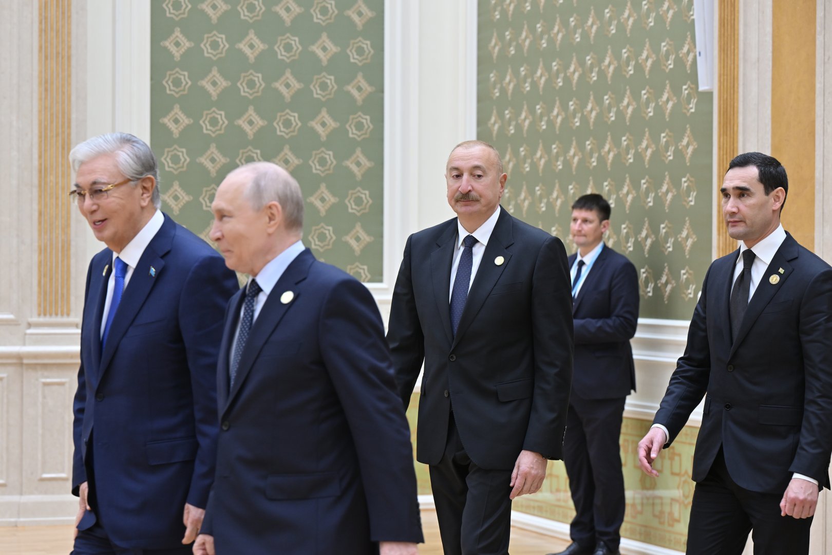 Президент Ильхам Алиев принял участие в Каспийском экологическом саммите в расширенном составе (ФОТО)