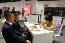 На Франкфуртской книжной ярмарке рассказали об истории и современных тенденциях в азербайджанской литературе (ФОТО)