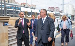 Министр транспорта Чехии посетил Бакинский железнодорожный вокзал (ФОТО)