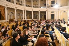 Когда рояль говорит с оркестром - живое дыхание классики в Баку (ФОТО)