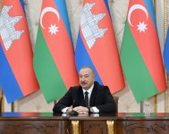 Президент Ильхам Алиев и Премьер-министр Камбоджи выступили с заявлениями для прессы (ФОТО)