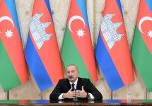 Президент Ильхам Алиев и Премьер-министр Камбоджи выступили с заявлениями для прессы (ФОТО)