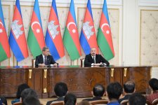 Президент Ильхам Алиев и Премьер-министр Камбоджи выступили с заявлениями для прессы (ФОТО)