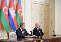 Президент Ильхам Алиев и Премьер-министр Камбоджи выступили с заявлениями для прессы (ФОТО)
