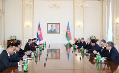 Состоялась встреча Президента Ильхама Алиева с Премьер-министром Камбоджи в расширенном составе (ФОТО)