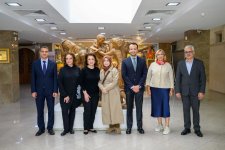 Участники проекта "Азербайджанская культура для глобальных послов" посетили Национальный музей искусств (ФОТО)