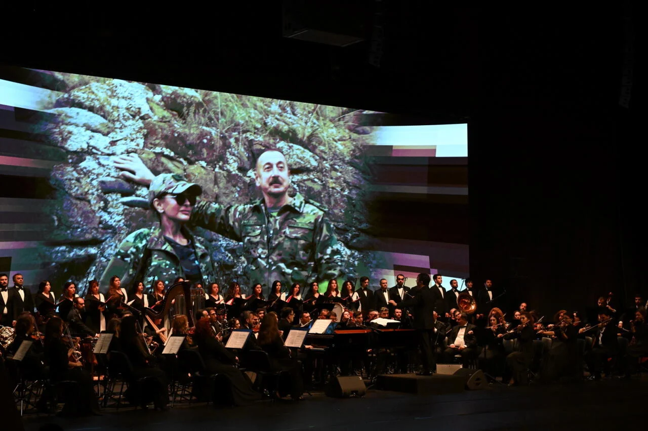В Центре Гейдара Алиева состоялась премьера масштабного исторического художественного фильма "44" - слезы, гордость, нескончаемые овации (ФОТО)