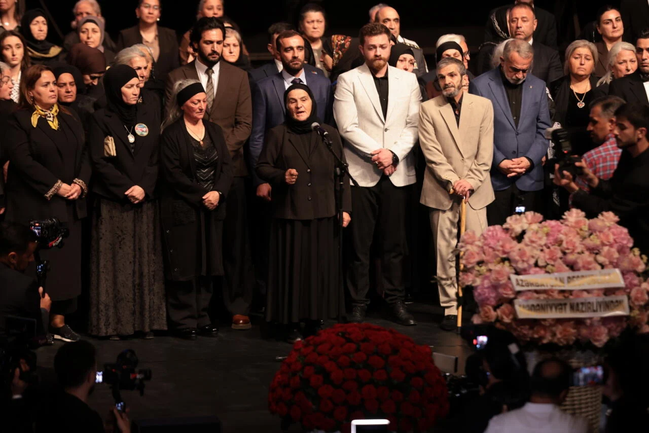 В Центре Гейдара Алиева состоялась премьера масштабного исторического художественного фильма "44" - слезы, гордость, нескончаемые овации (ФОТО)