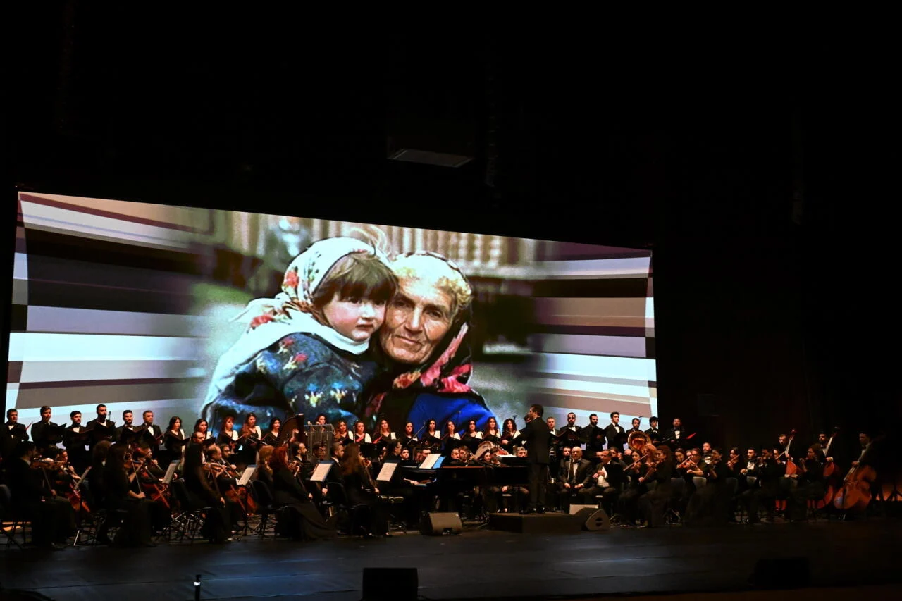 В Центре Гейдара Алиева состоялась премьера масштабного исторического художественного фильма "44" - слезы, гордость, нескончаемые овации (ФОТО)