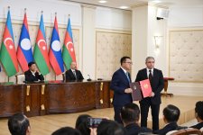 При участии Президента Ильхама Алиева и Президента Тхонглуна Сисулита принято Совместное заявление между Азербайджаном и Лаосом и состоялся обмен документами (ФОТО)
