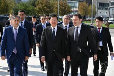 Президент Лаоса посетил Парк Победы в Баку (ФОТО)