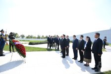 Президент Лаоса посетил Парк Победы в Баку (ФОТО)