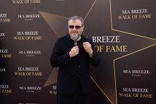 Звезда, которая всегда будет светить над Баку: Юлий Гусман на Sea Breeze Walk of Fame (ФОТО)