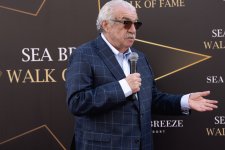 Звезда, которая всегда будет светить над Баку: Юлий Гусман на Sea Breeze Walk of Fame (ФОТО)
