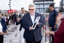 Звезда, которая всегда будет светить над Баку: Юлий Гусман на Sea Breeze Walk of Fame (ФОТО)