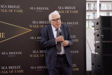 Звезда, которая всегда будет светить над Баку: Юлий Гусман на Sea Breeze Walk of Fame (ФОТО)