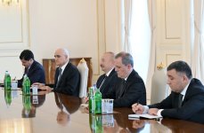 Президент Ильхам Алиев принял члена Политбюро ЦК Коммунистической партии Китая (ФОТО)