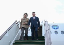 Президент Кыргызстана прибыл с визитом в Азербайджан (ФОТО)