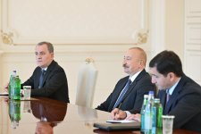 Президент Ильхам Алиев принял министра иностранных дел, трудоустройства за рубежом и туризма Шри-Ланки (ФОТО/ВИДЕО)