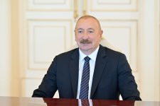 Президент Ильхам Алиев принял министра иностранных дел, трудоустройства за рубежом и туризма Шри-Ланки (ФОТО/ВИДЕО)