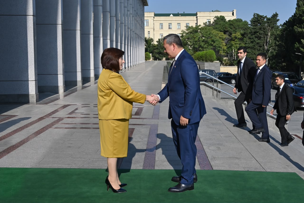 Премьер-министр Камбоджи посетил Милли Меджлис Азербайджана (ФОТО)